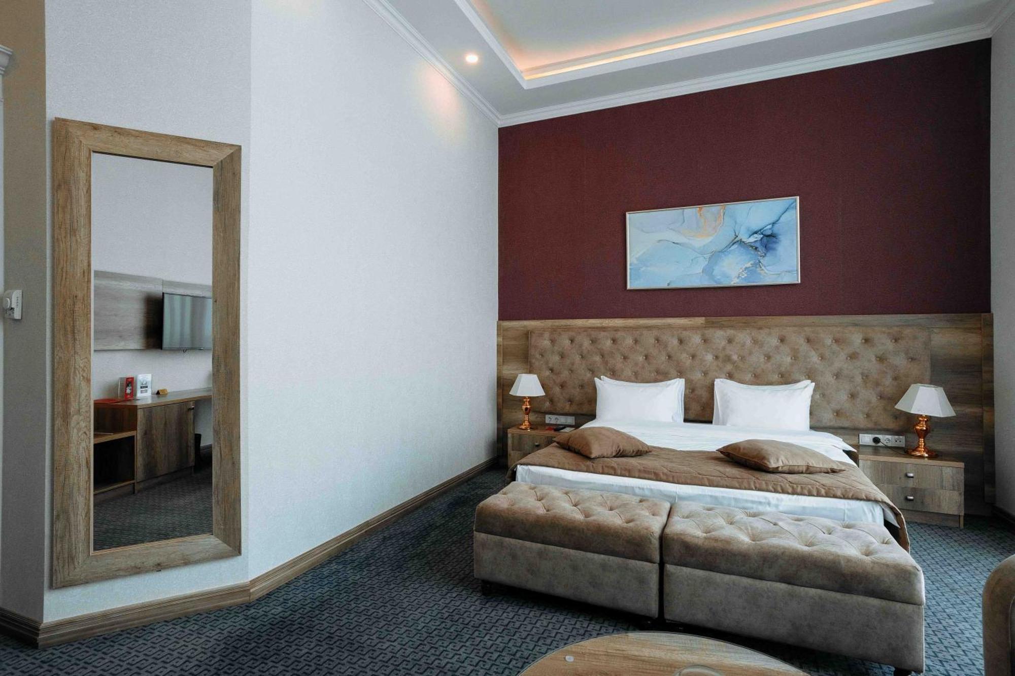 Ramada By Wyndham Shymkent Hotel Luaran gambar