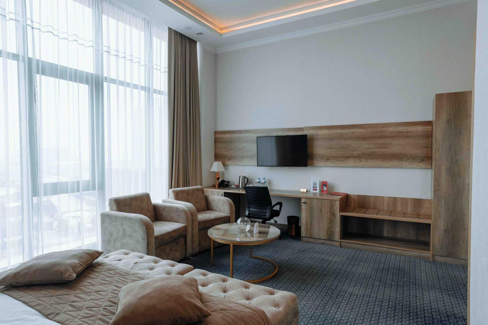 Ramada By Wyndham Shymkent Hotel Luaran gambar