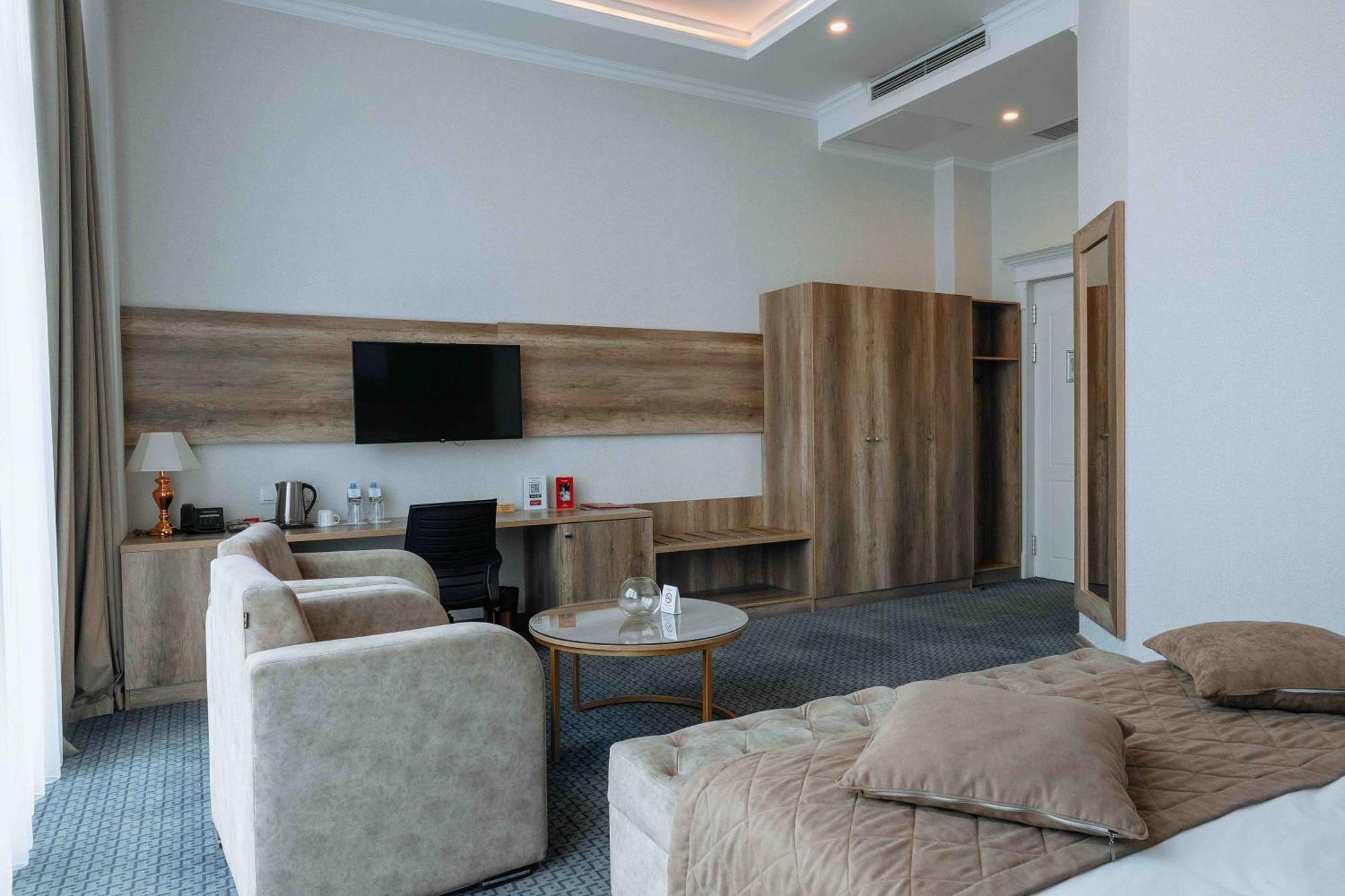 Ramada By Wyndham Shymkent Hotel Luaran gambar