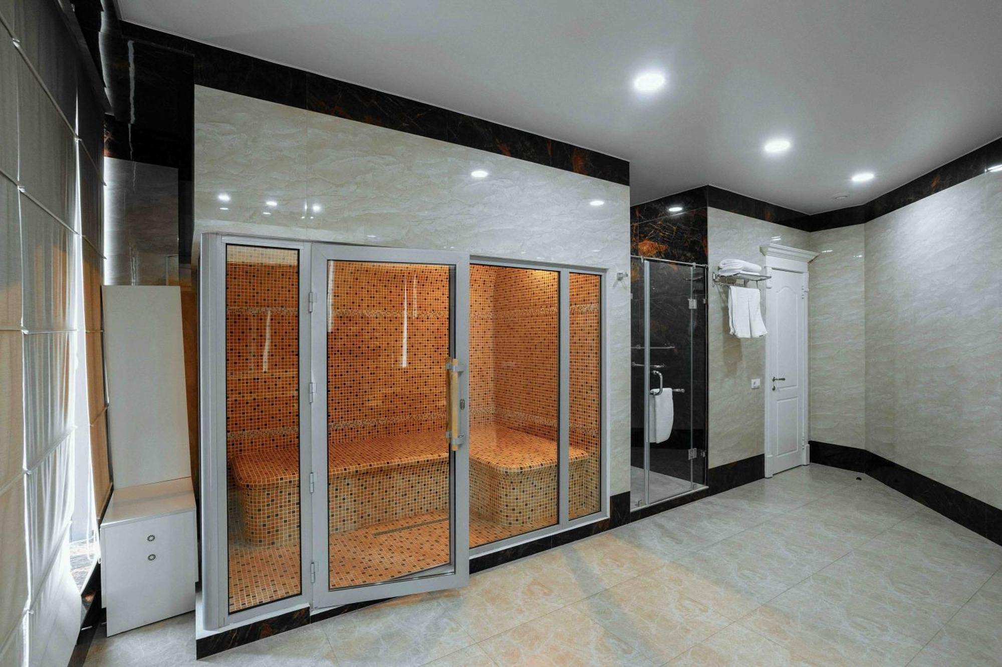 Ramada By Wyndham Shymkent Hotel Luaran gambar