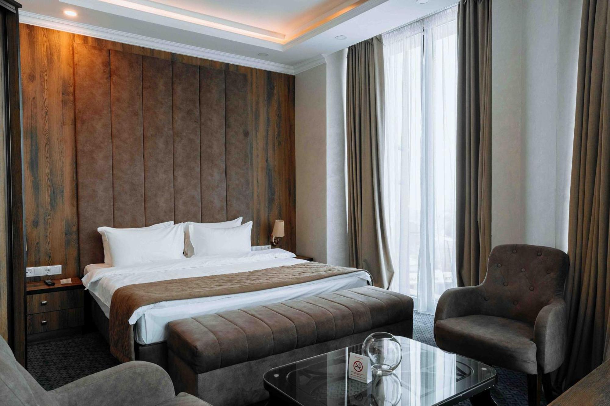 Ramada By Wyndham Shymkent Hotel Luaran gambar