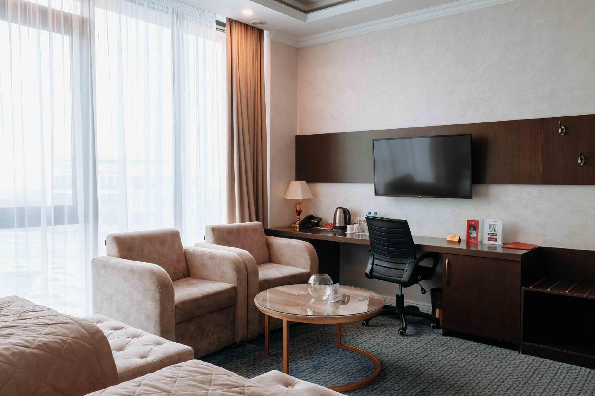 Ramada By Wyndham Shymkent Hotel Luaran gambar
