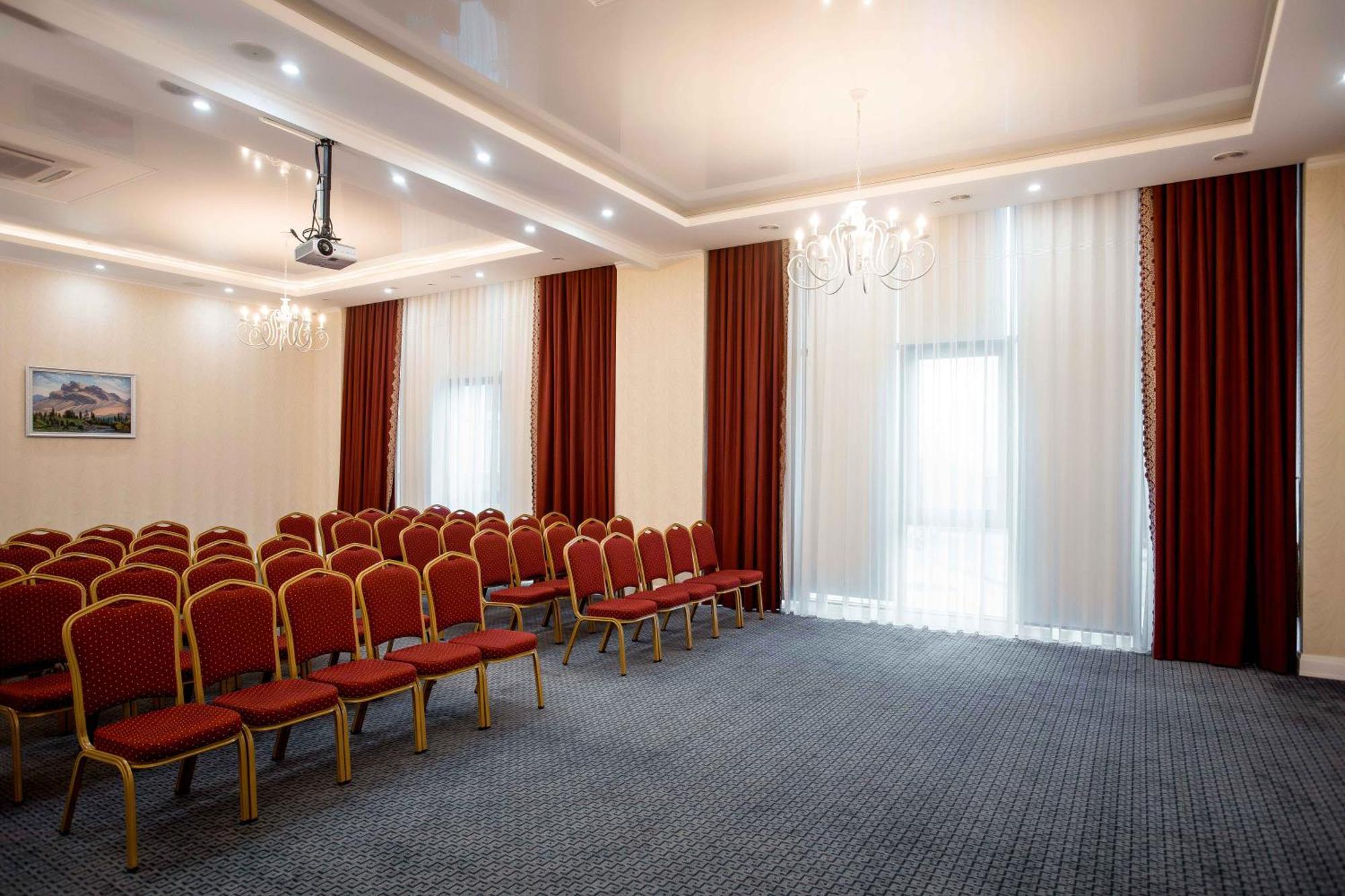 Ramada By Wyndham Shymkent Hotel Luaran gambar