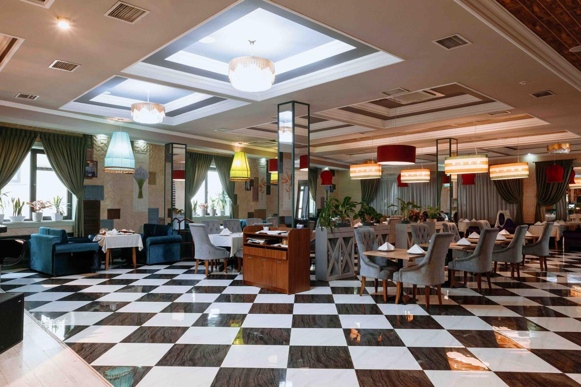 Ramada By Wyndham Shymkent Hotel Luaran gambar