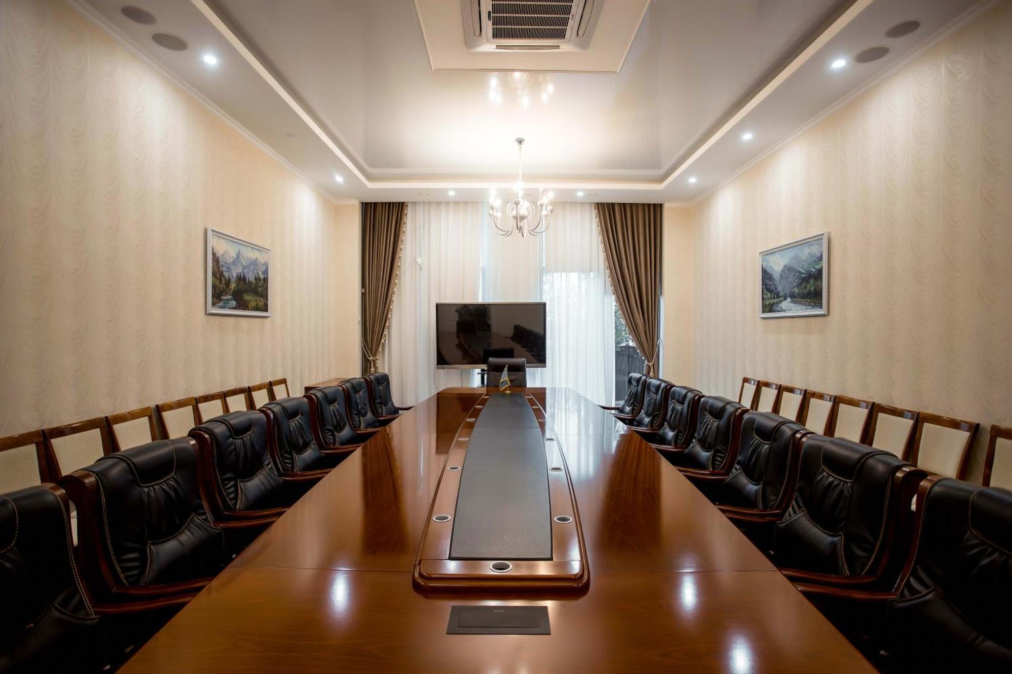 Ramada By Wyndham Shymkent Hotel Luaran gambar