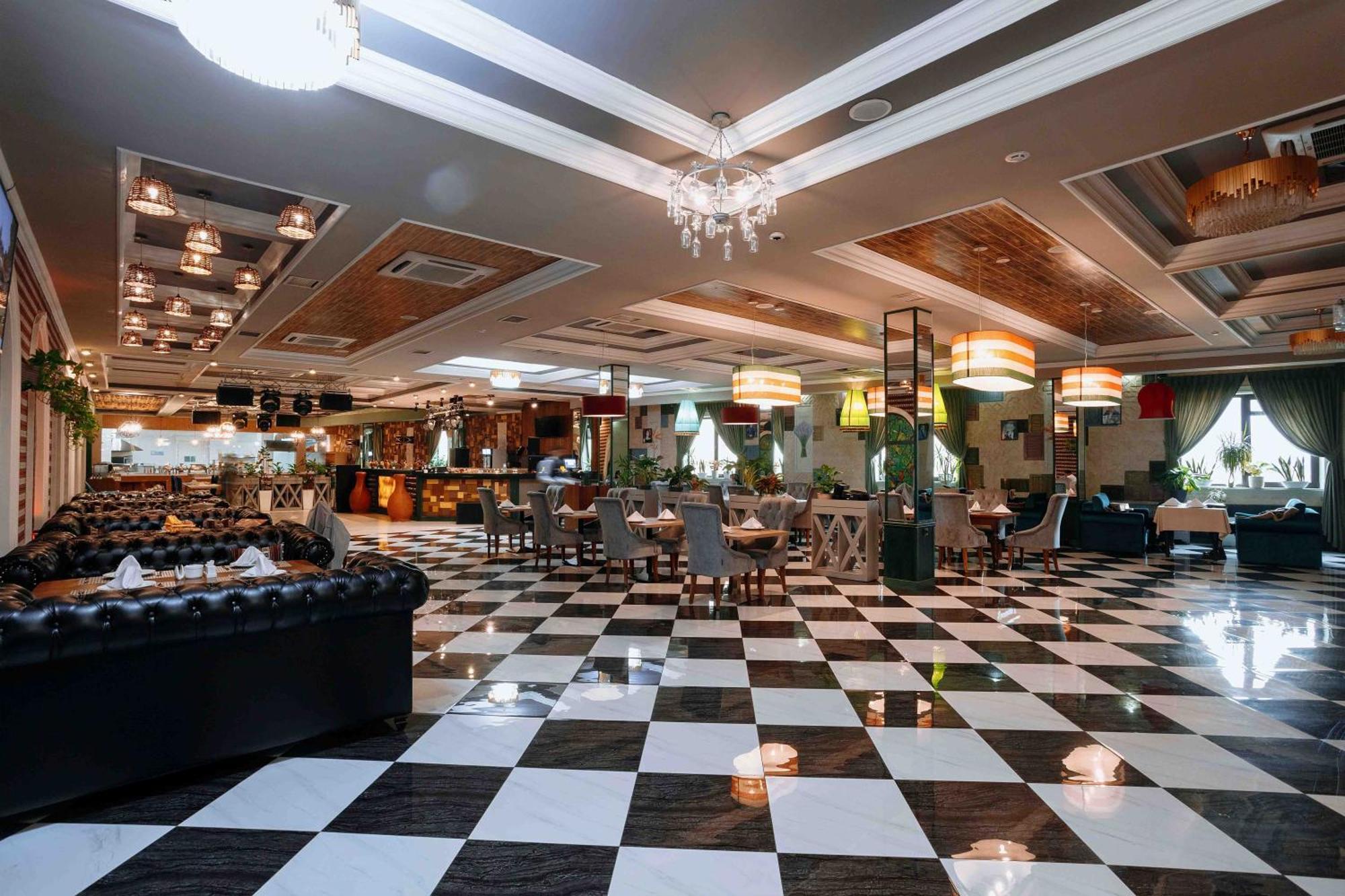 Ramada By Wyndham Shymkent Hotel Luaran gambar
