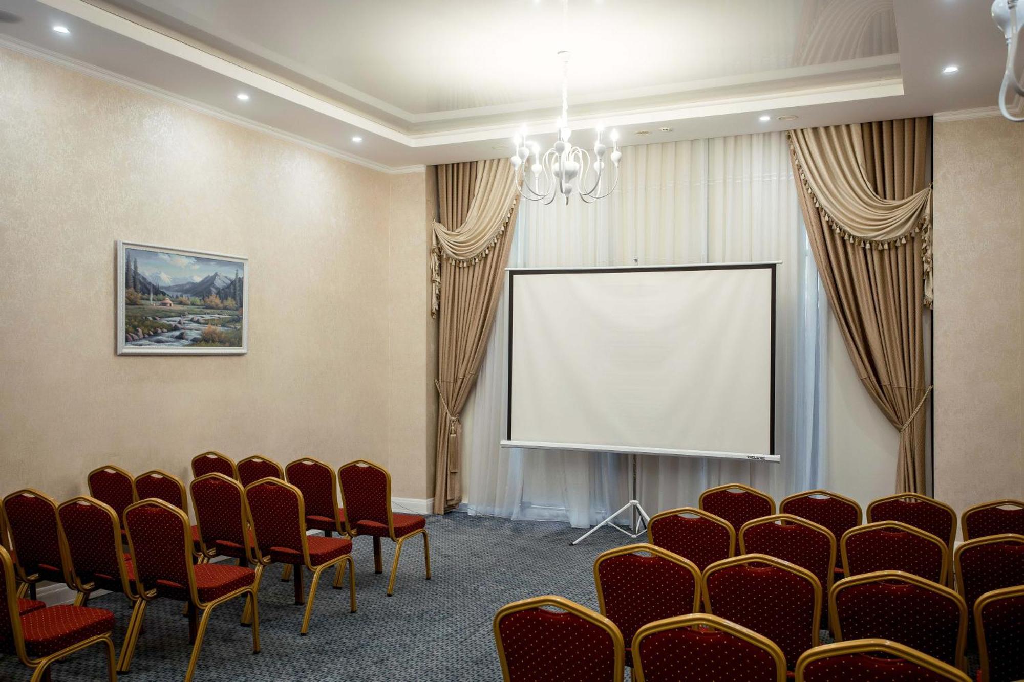Ramada By Wyndham Shymkent Hotel Luaran gambar