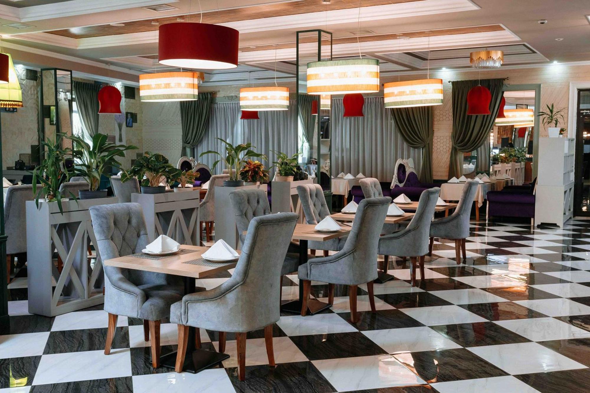 Ramada By Wyndham Shymkent Hotel Luaran gambar
