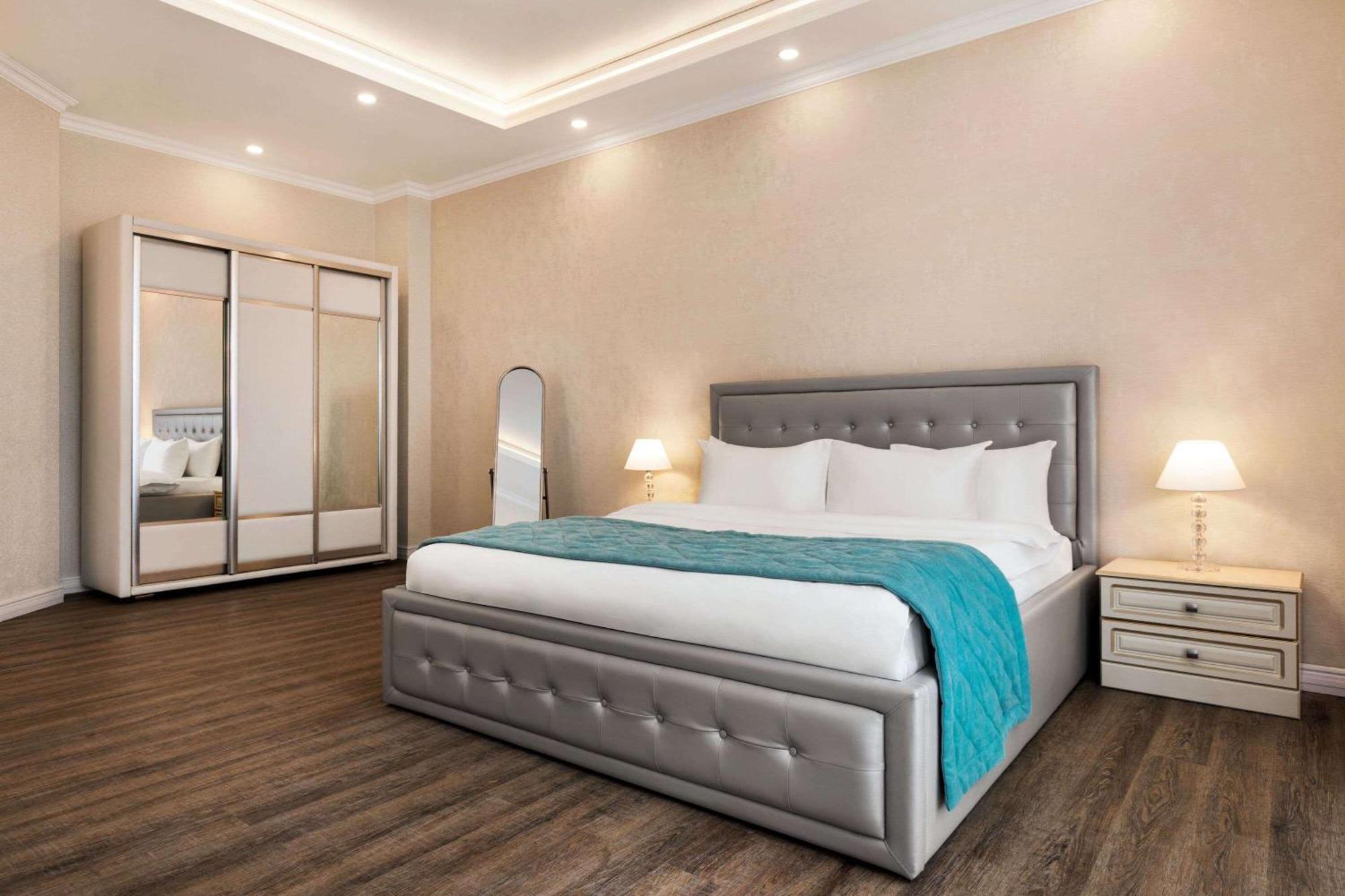 Ramada By Wyndham Shymkent Hotel Luaran gambar