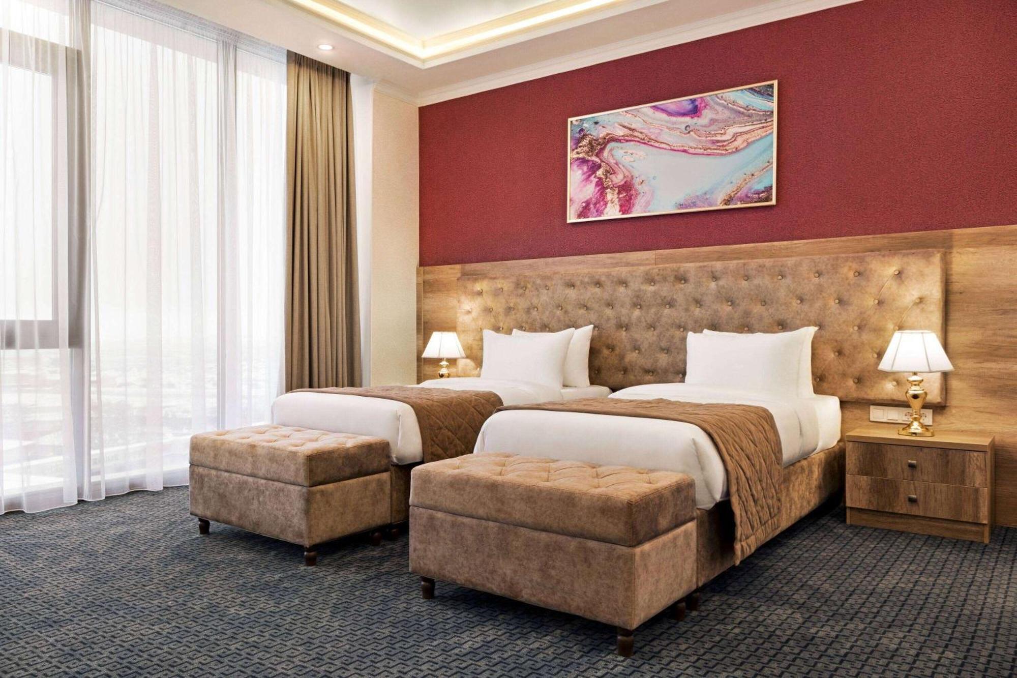 Ramada By Wyndham Shymkent Hotel Luaran gambar