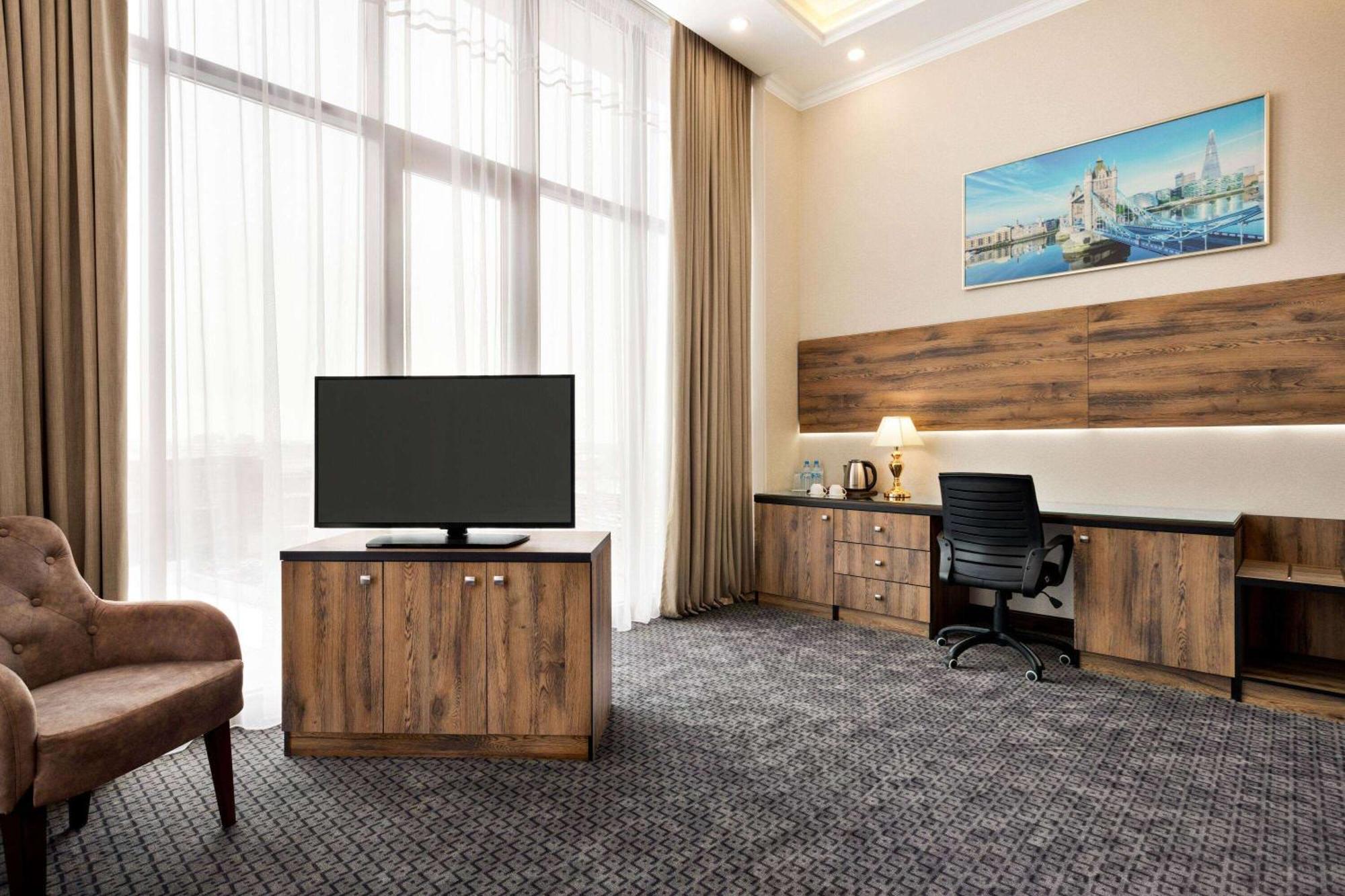 Ramada By Wyndham Shymkent Hotel Luaran gambar