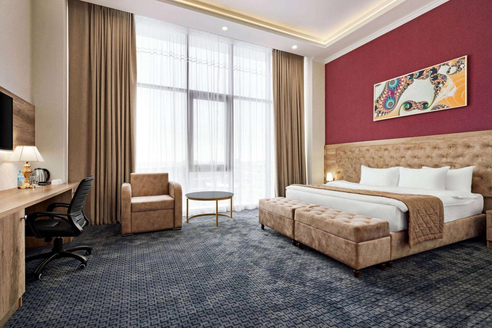 Ramada By Wyndham Shymkent Hotel Luaran gambar