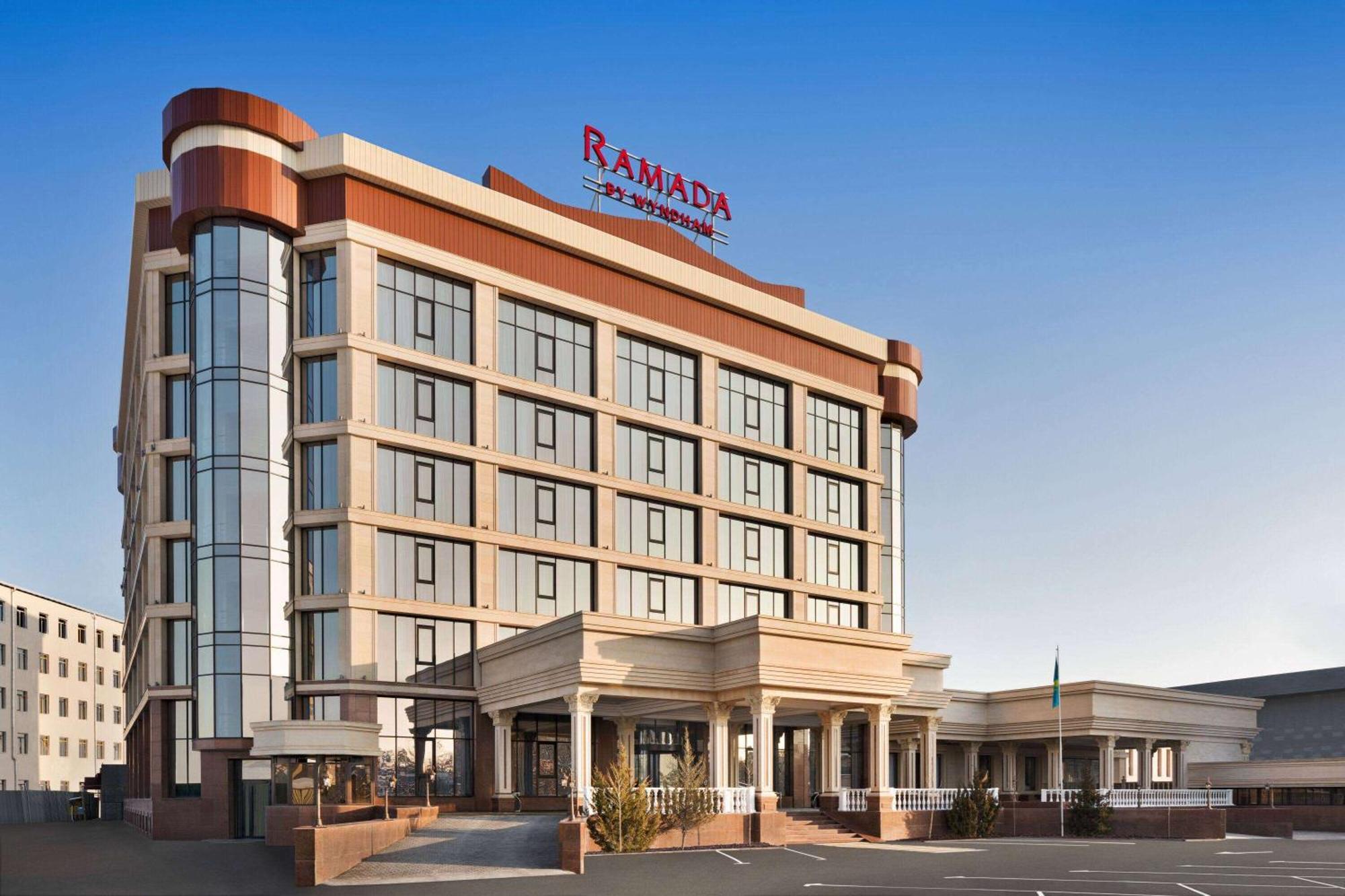 Ramada By Wyndham Shymkent Hotel Luaran gambar