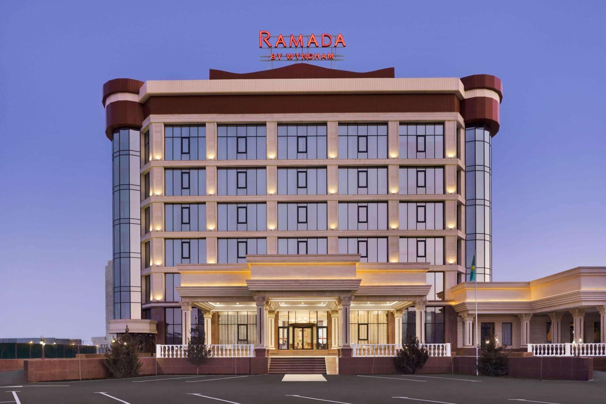 Ramada By Wyndham Shymkent Hotel Luaran gambar