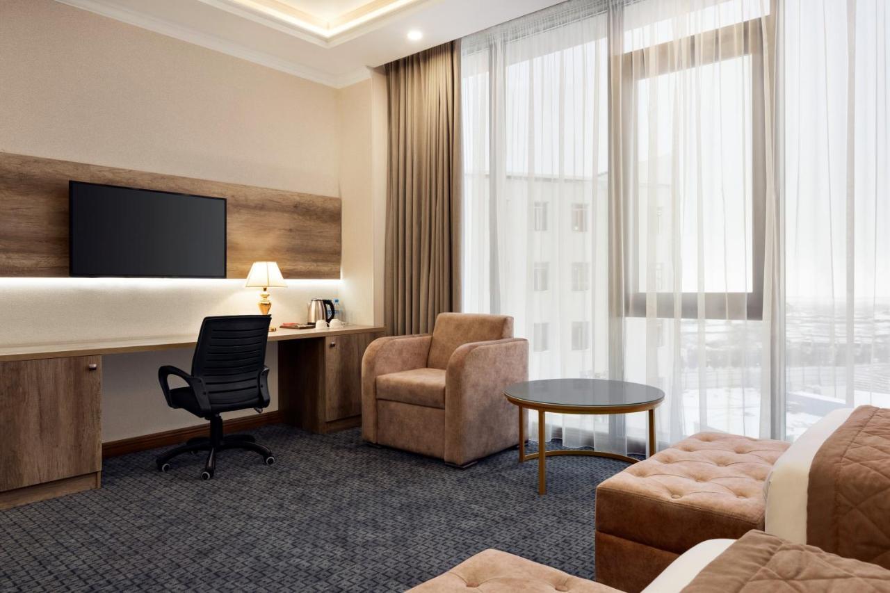 Ramada By Wyndham Shymkent Hotel Luaran gambar
